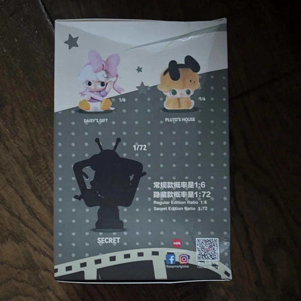 Dimoo World Vinyl Plush Keychain - Picture 4 of 4